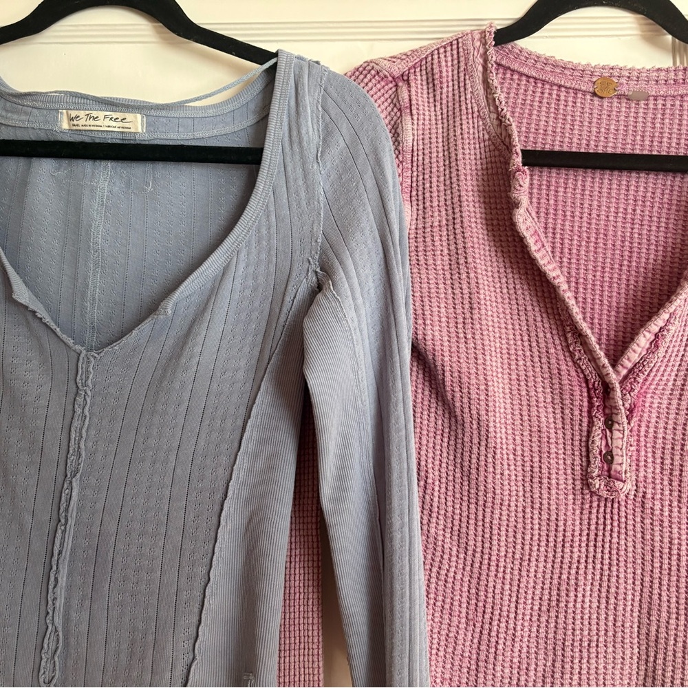 2 FP ONE We The Free Free People S long sleeve v neck henley t-shirts blue mauve
